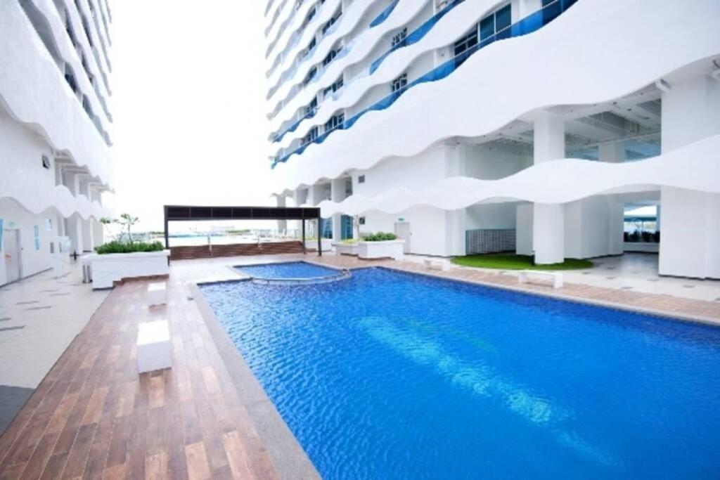 Apartament The Wave - Kota Laksamana -- Pool View -- 6 Pax Melaka Zewnętrze zdjęcie